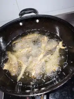 Make Dried and fried yellowfish step 4