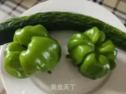 Make Chili cucumber and crayfish step 1