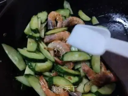 Make Chili cucumber and crayfish step 8