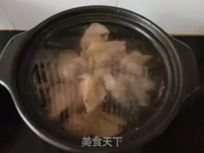 Make Red-tree chicken soup step 2