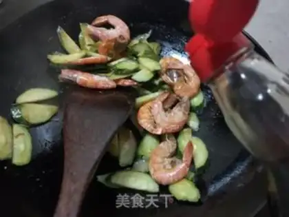 Make Chili cucumber and crayfish step 10