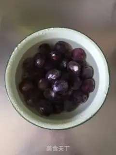 Make Grapes and ice cream step 0