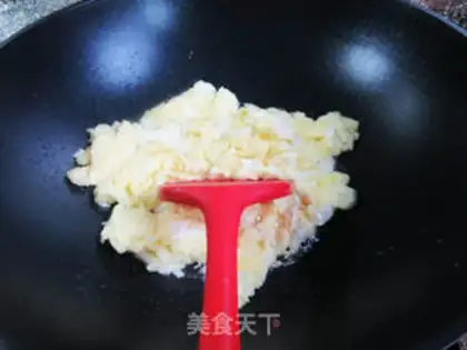 Make Green pepper and white fried eggs step 4