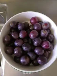Make Grapes and ice cream step 1