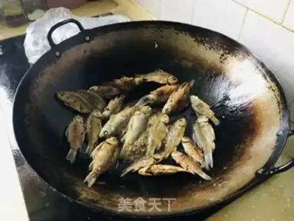 Make Dry-drying minnows step 1