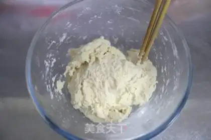 Make Cream-cracker-cream-cream pizza step 1