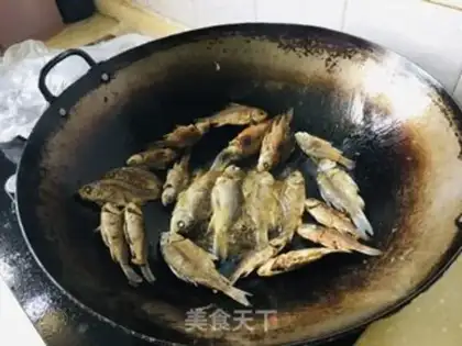 Make Dry-drying minnows step 2