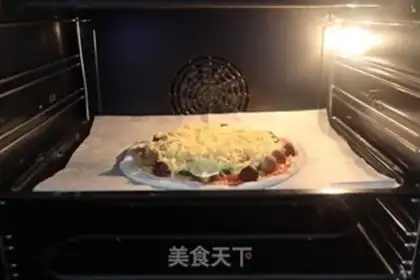 Make Cream-cracker-cream-cream pizza step 8