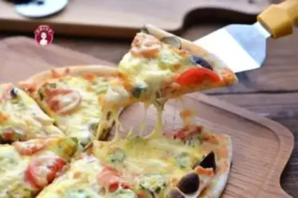 Make Cream-cracker-cream-cream pizza step 10