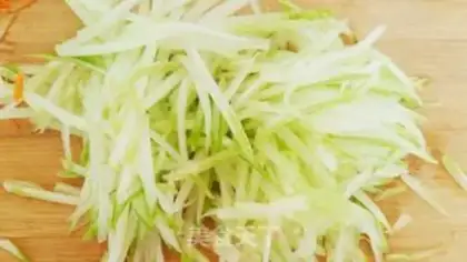 Make Fast-food noodles step 1