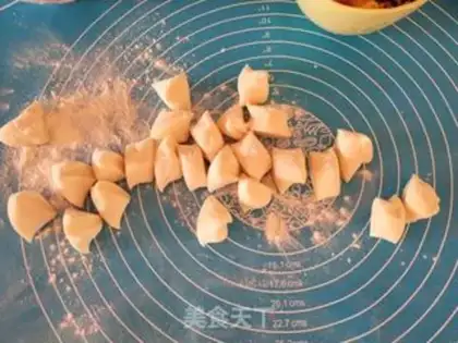 Make Egg shrimp skin carrot dumplings step 4