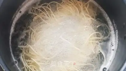 Make Fast-food noodles step 6
