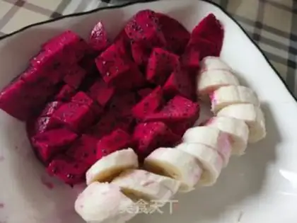 Make Banana dragon milkshake step 1
