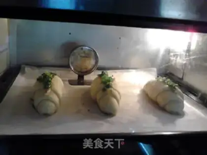 Make Buttered onion cheese and ham rolls step 20
