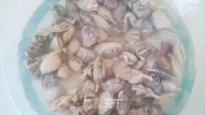 Make Garlic fan clams step 0