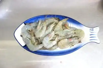 Make Pork and shrimp pans step 0