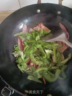 Make Paprika fried red sausage step 2
