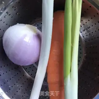 Make Powder meat buns step 1