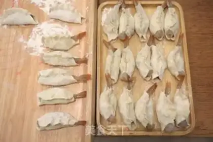 Make Pork and shrimp pans step 12