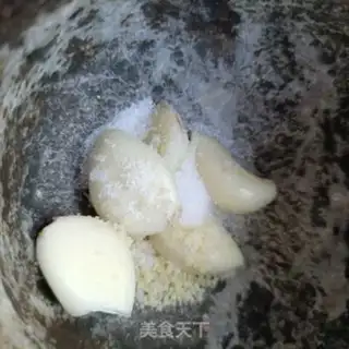Make A jaguer with white cucumber step 3