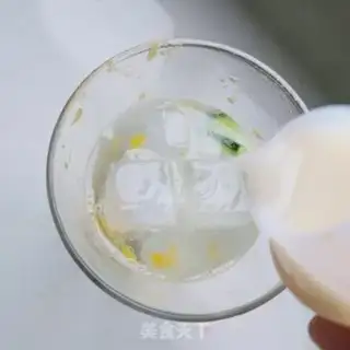 Make Mango iced tea step 3