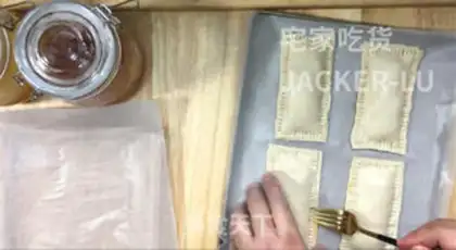 Make Pie and jam pie step 2