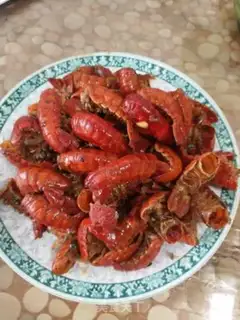 Make Garlic spicy lobster tail step 10