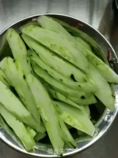 Make Pelican fried cucumber step 1