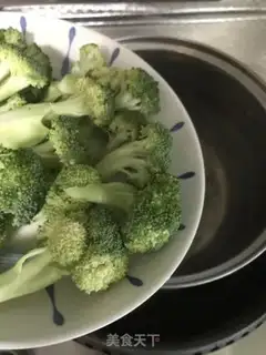 Make Shrimp broccoli step 1