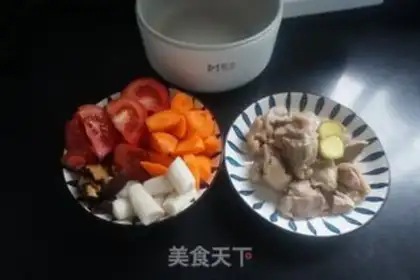 Make Tomato meds, mushroom hoove soup step 0