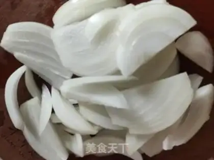 Make Carrot eggs fried onions step 1
