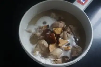 Make Tomato meds, mushroom hoove soup step 5