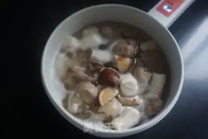Make Tomato meds, mushroom hoove soup step 6