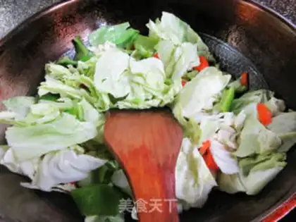 Make Green pepper carrots and cabbage step 2
