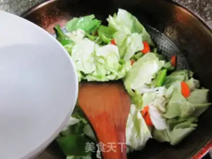 Make Green pepper carrots and cabbage step 3