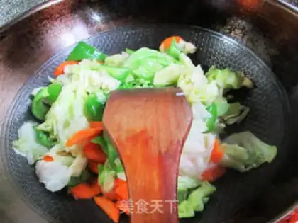 Make Green pepper carrots and cabbage step 4