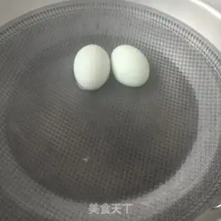 Make cucumber duck egg salad step 3