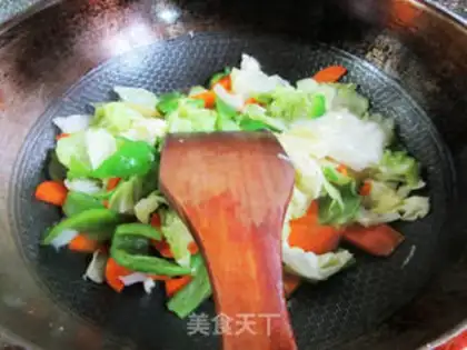 Make Green pepper carrots and cabbage step 7