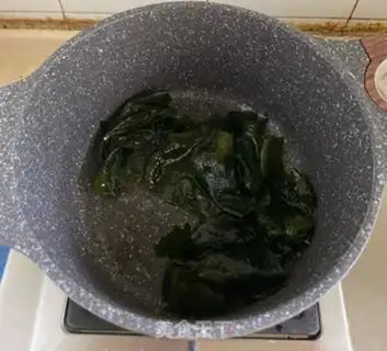 Make Shrimpball soup step 3