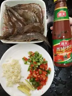 Make Garlic tomato red shrimp step 0