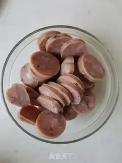 Make Black pepper sausage pizza step 1