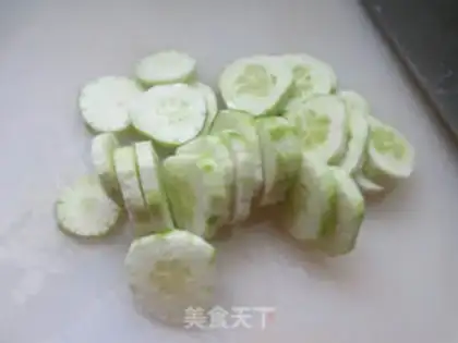 Make Clothes and cucumbers step 3