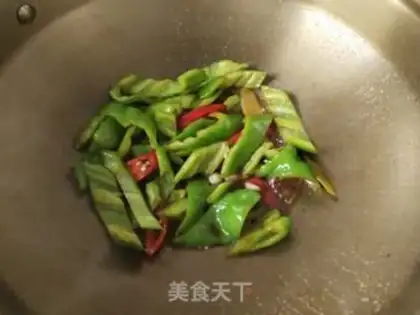 Make Pyramid fried fish step 9