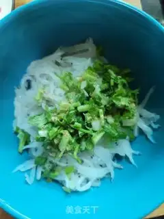 Make Silverfish fried eggs step 1