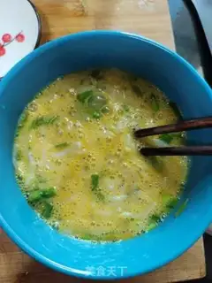 Make Silverfish fried eggs step 3