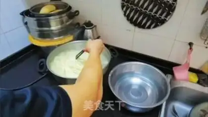 Make Soy sauce red noodles step 12