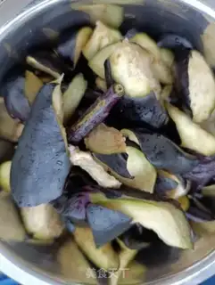 Make Meat and eggplant step 1