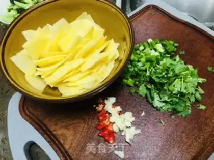 Make Frozen potatoes step 0