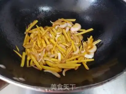 Make Onion fried potatoes step 2