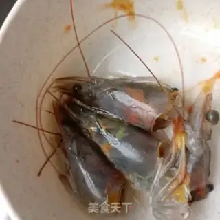 Make Shrimp smelt soup step 1